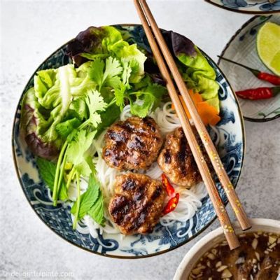  Bún Chả Hanoi: Un delizioso connubio di carne grigliata e vermicelli di riso freddi!