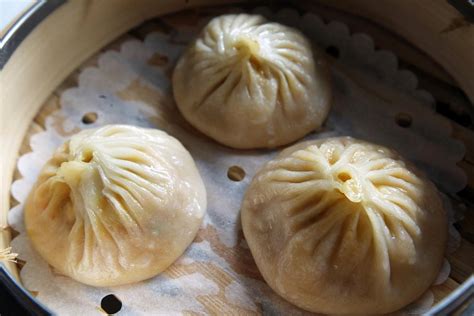  Yinzheng Xiaolongbao: Un Sinfonia di Sapori Delicati e una Crosta Sottile come la Seta!